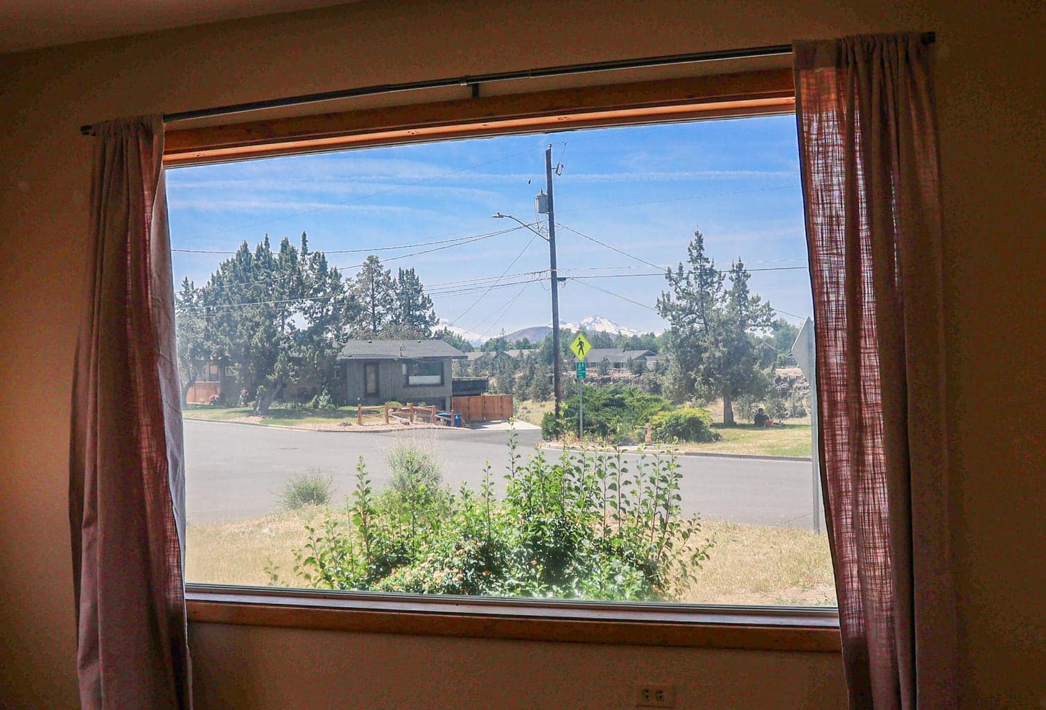 Photo of 608 NW Canyon Drive 8 of 30