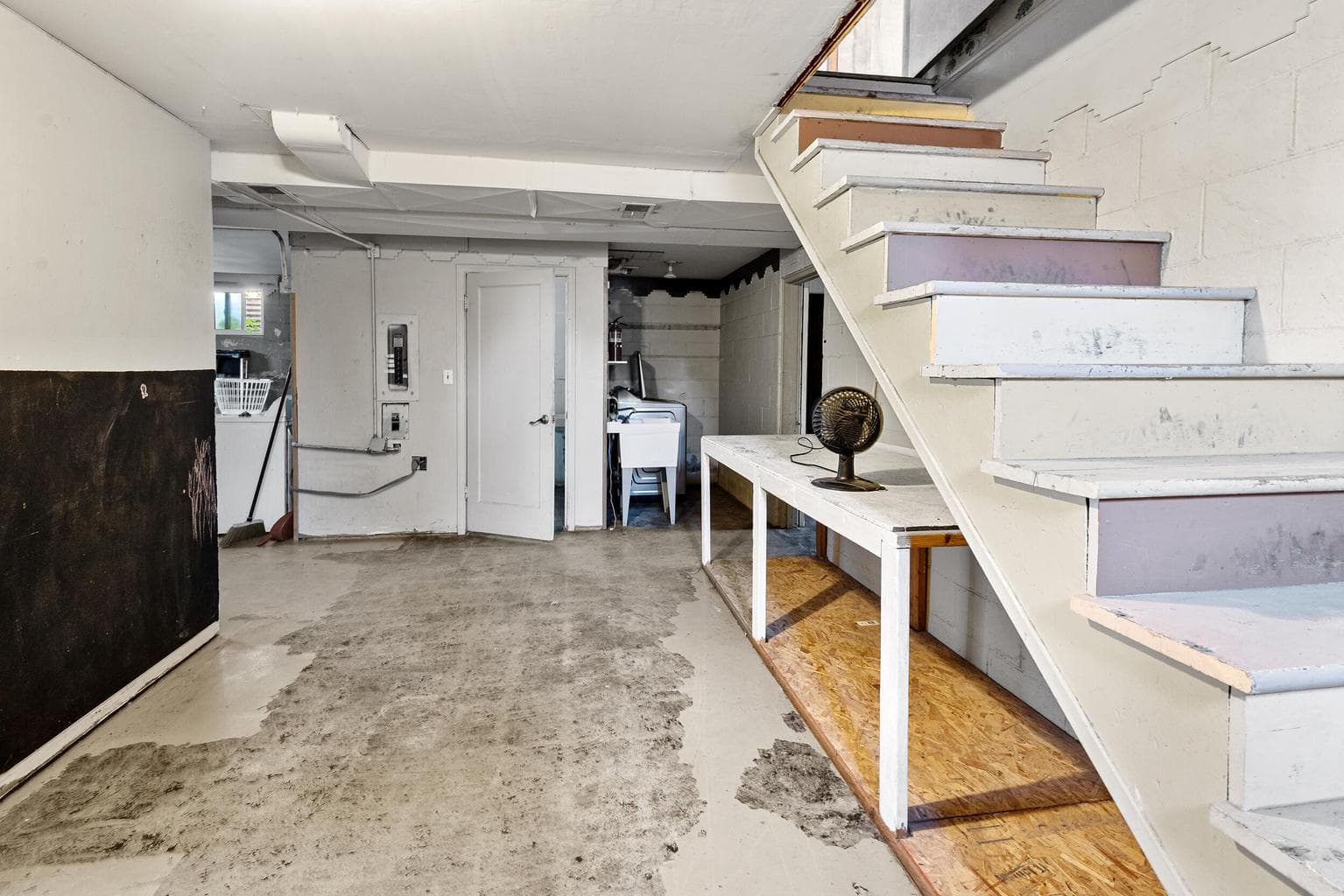 Photo of 608 NW Canyon Drive 16 of 30