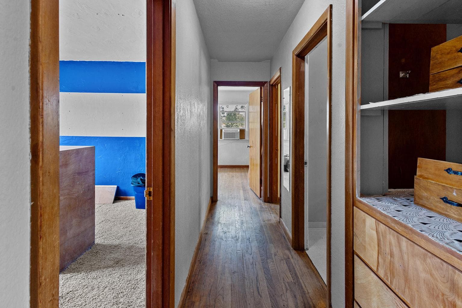 Photo of 608 NW Canyon Drive 13 of 30