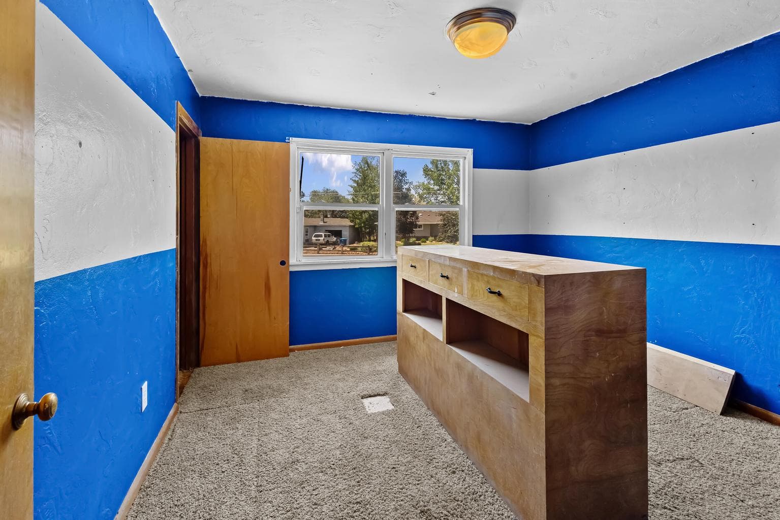 Photo of 608 NW Canyon Drive 14 of 30