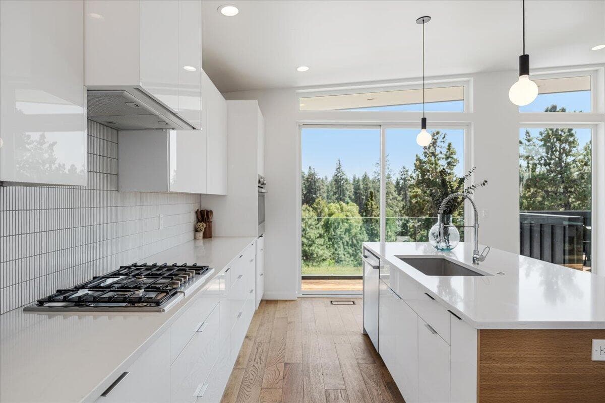 Photo of 1464 NW Ogden Avenue 21 of 50