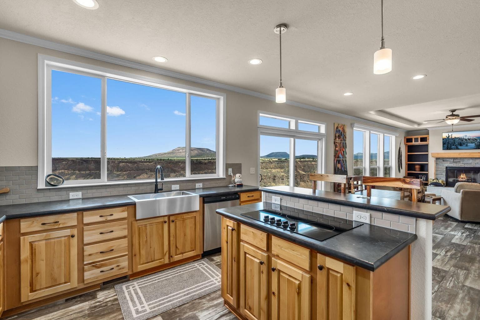 Photo of 14007 SW Peninsula Drive 8 of 29