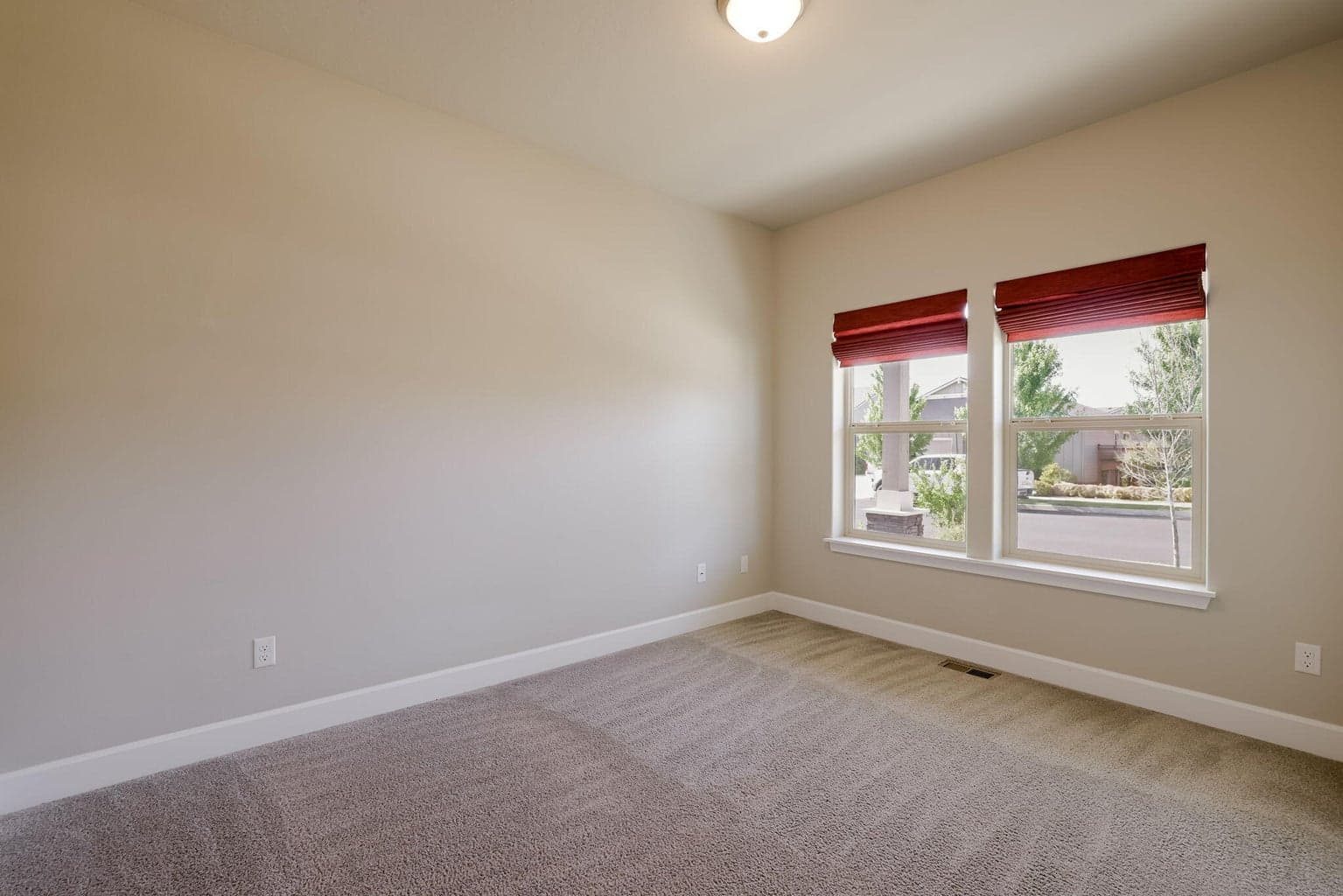 Photo of 2563 NW Elm Place 18 of 32