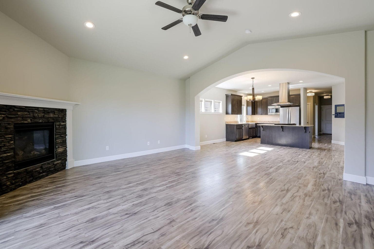 Photo of 2563 NW Elm Place 10 of 32