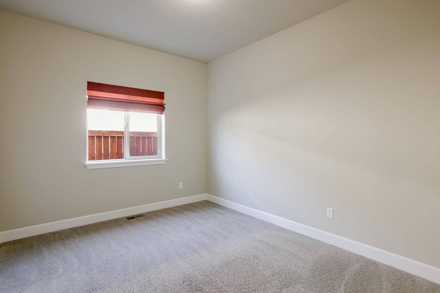 Photo of 2563 NW Elm Place 24 of 32
