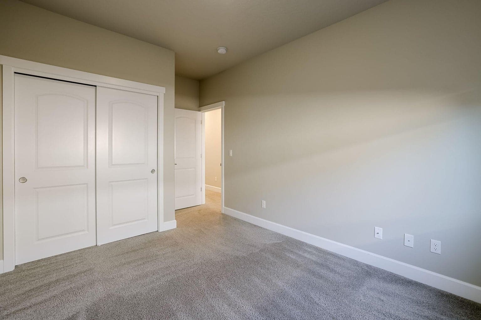 Photo of 2563 NW Elm Place 25 of 32