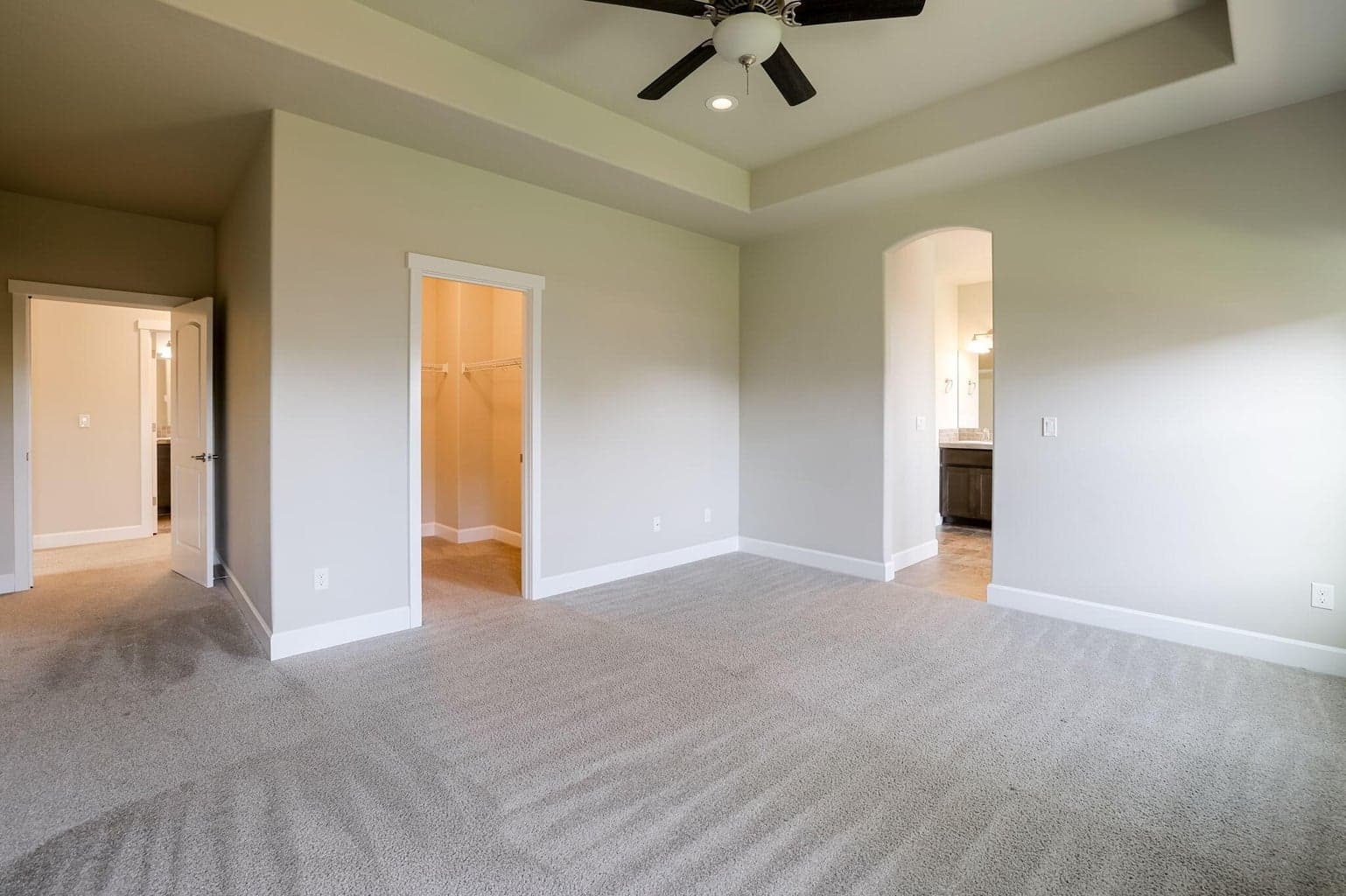 Photo of 2563 NW Elm Place 13 of 32