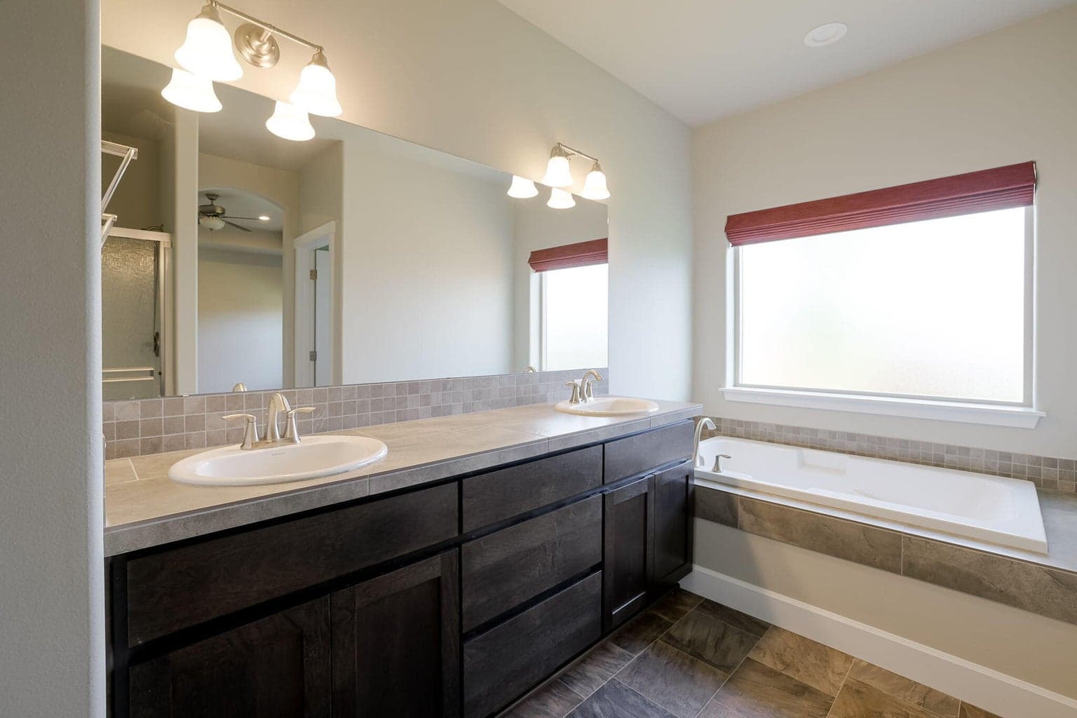 Photo of 2563 NW Elm Place 14 of 32