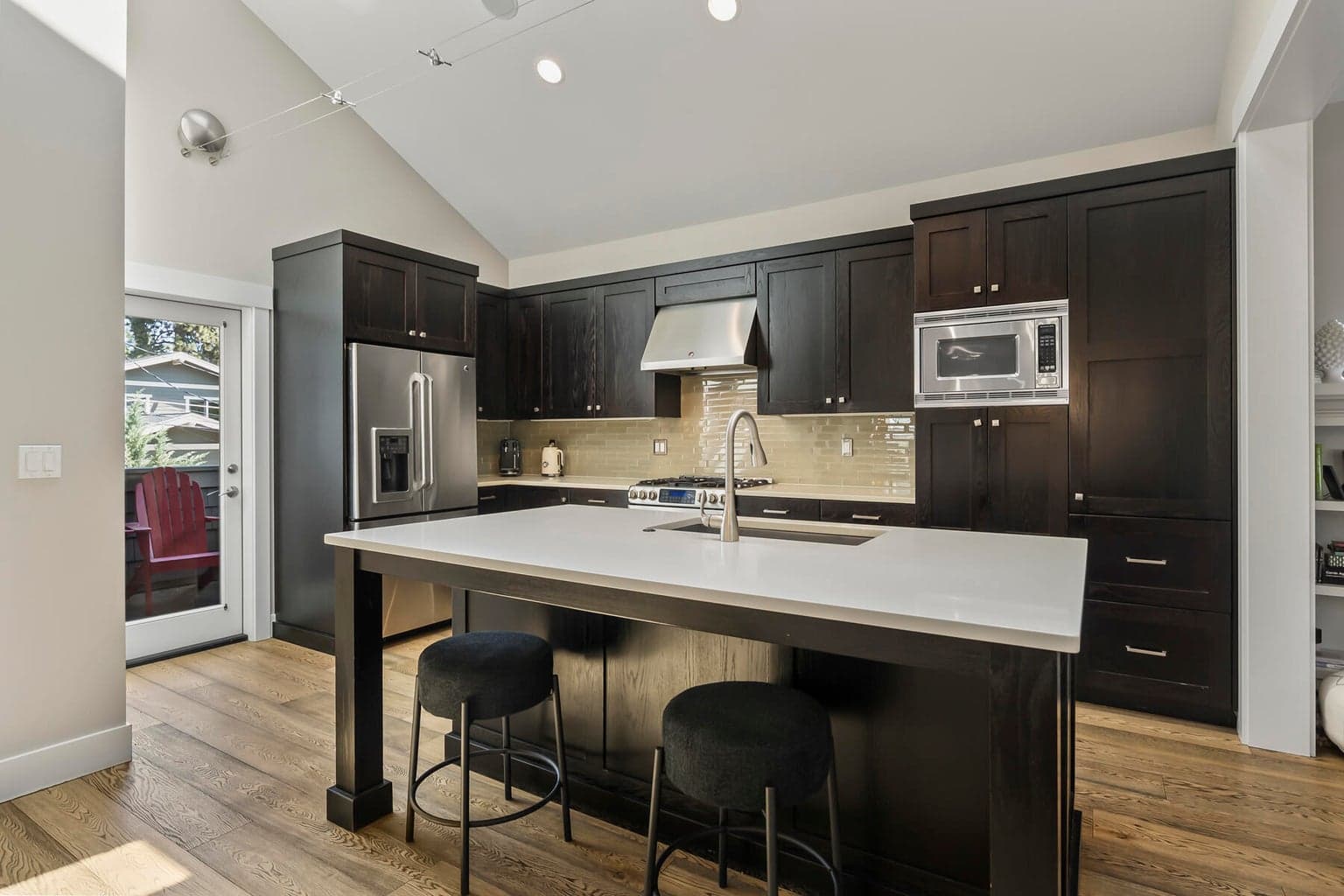 Photo of 1346 NW Elgin Avenue 10 of 47