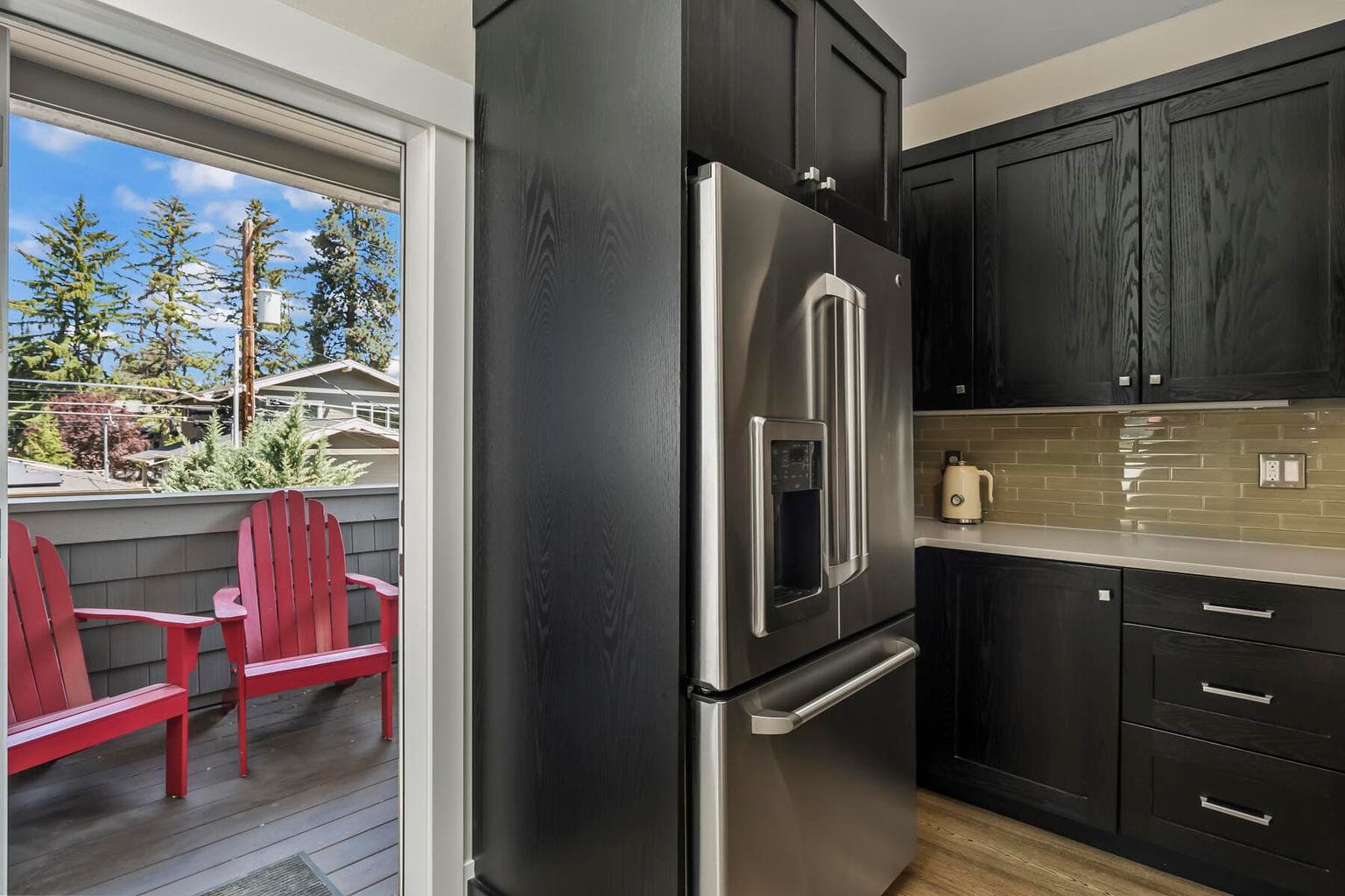 Photo of 1346 NW Elgin Avenue 11 of 47