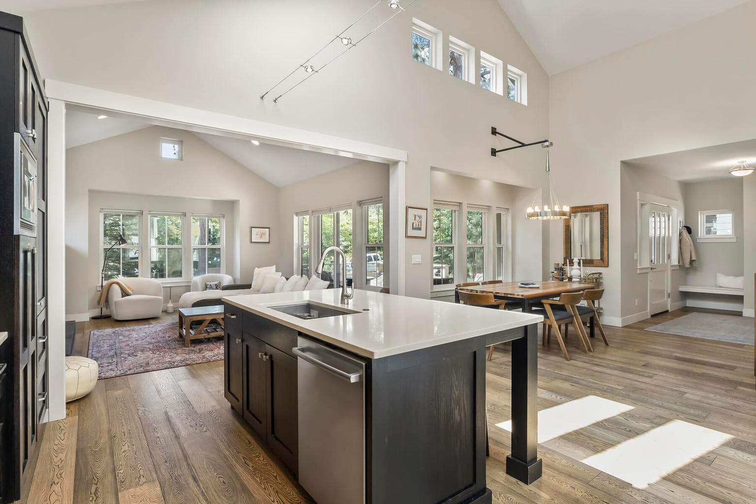 Photo of 1346 NW Elgin Avenue 8 of 47