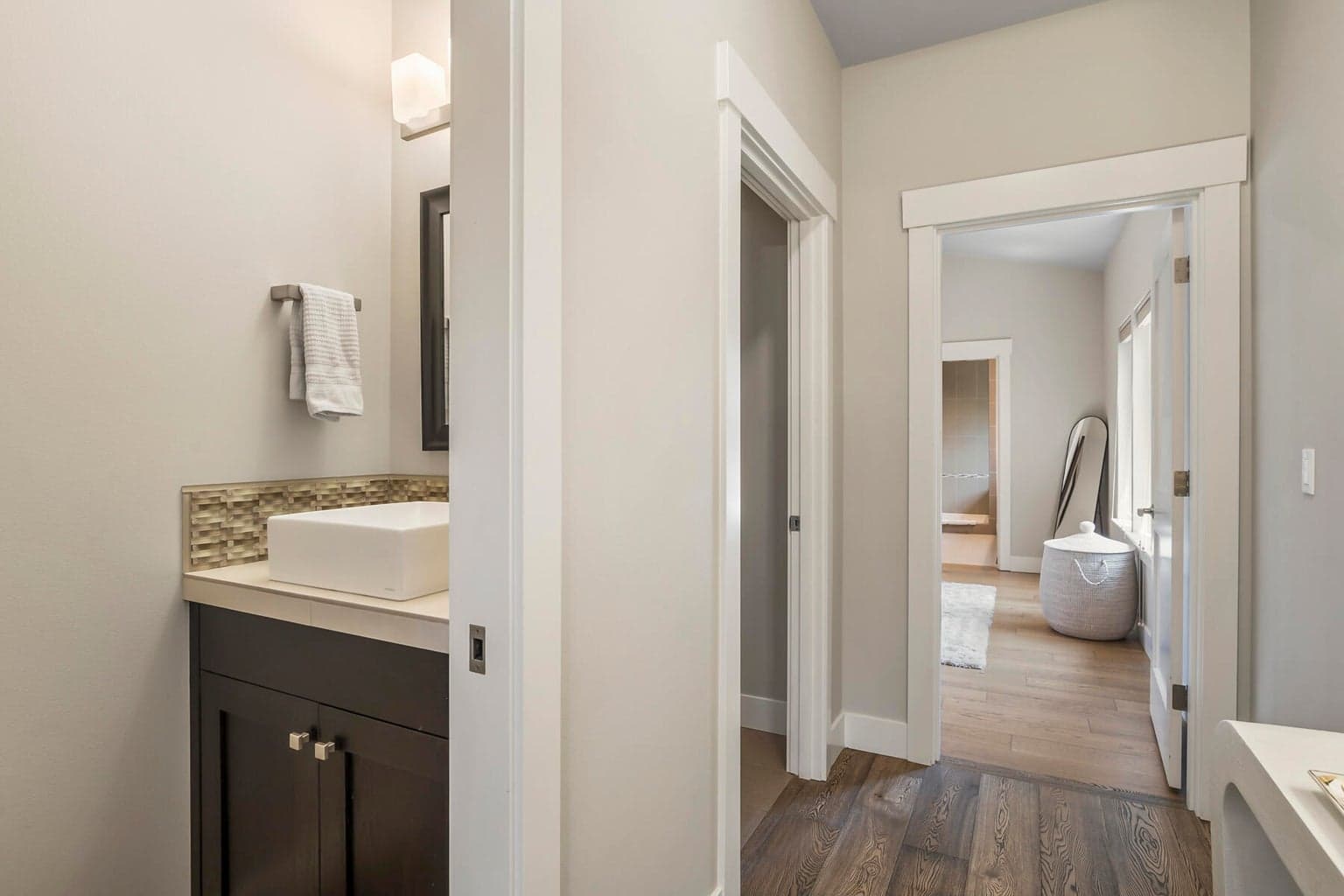 Photo of 1346 NW Elgin Avenue 21 of 47