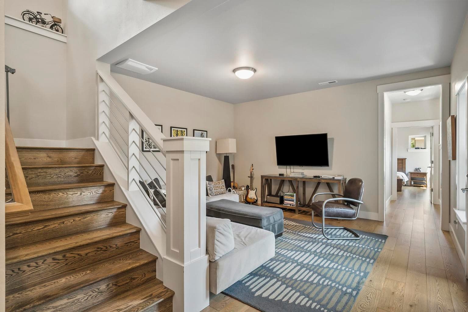 Photo of 1346 NW Elgin Avenue 30 of 47