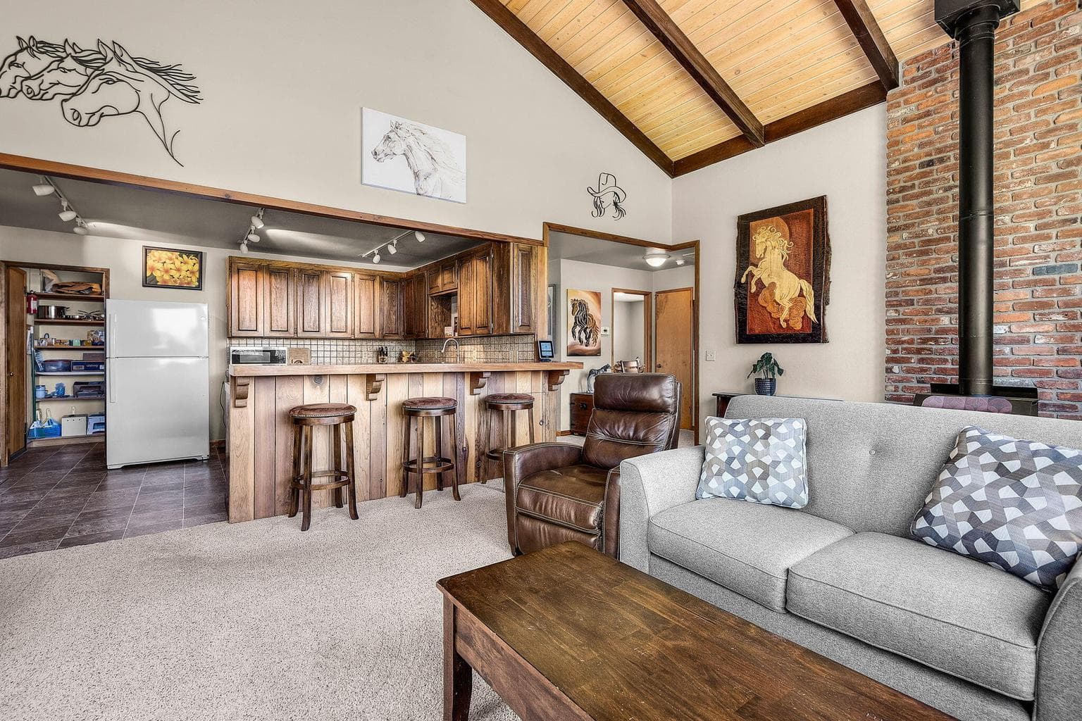 Photo of 6262 SW Nighthawk Avenue 8 of 77