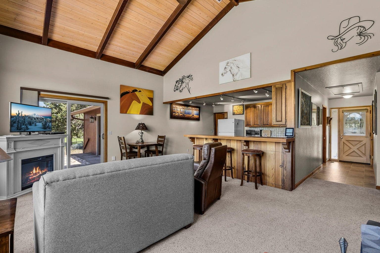 Photo of 6262 SW Nighthawk Avenue 7 of 77