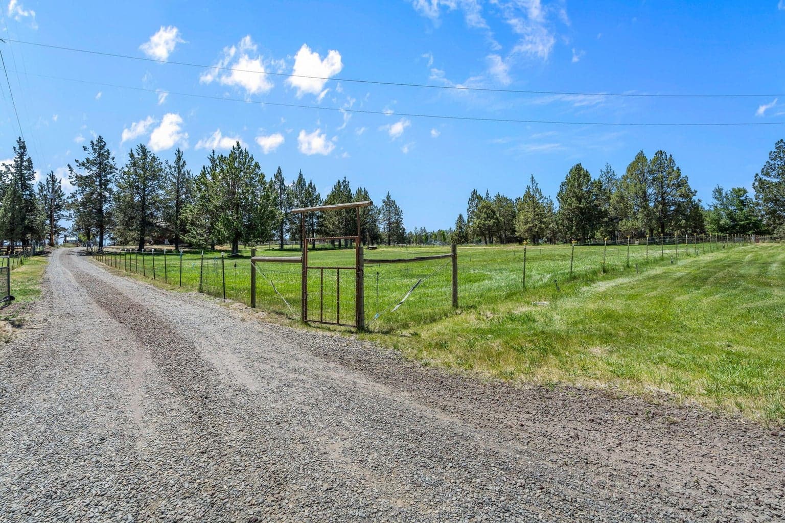 Photo of 6262 SW Nighthawk Avenue 33 of 77
