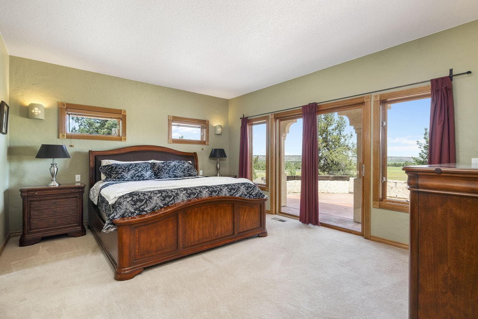 Photo of 21111 NW Spruce Avenue 23 of 47