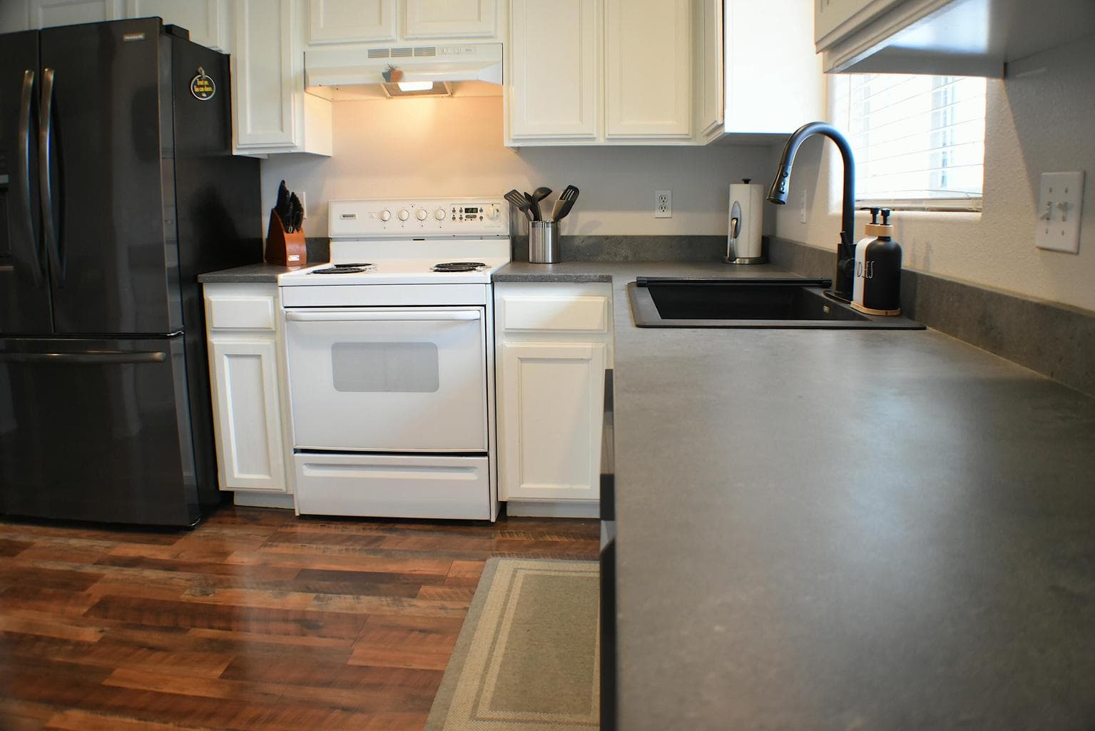 Photo of 999 NE Snowberry Street 14 of 39