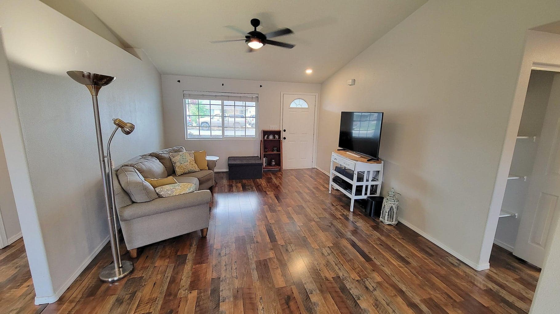 Photo of 999 Snowberry 5 of 39