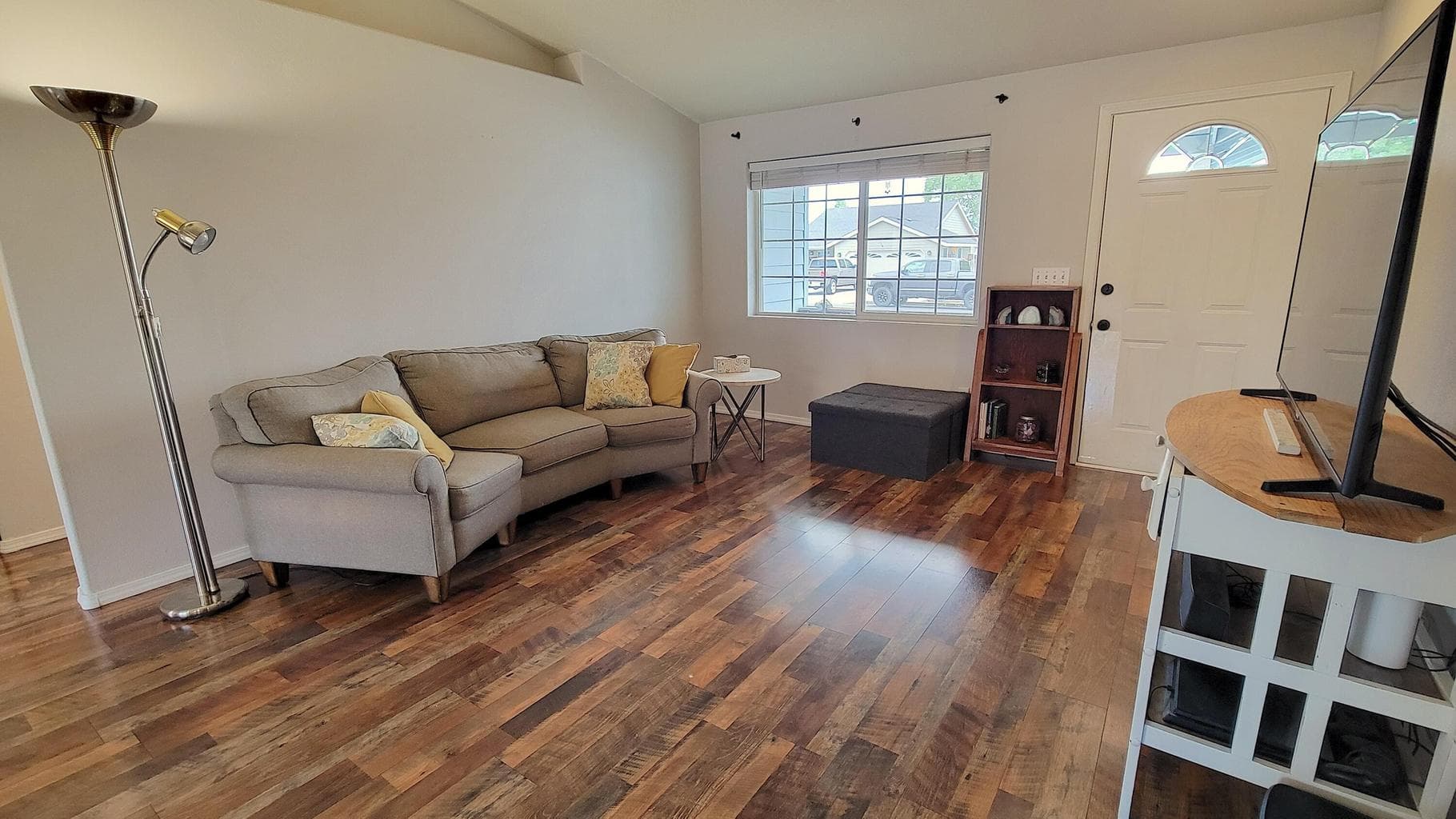 Photo of 999 NE Snowberry Street 6 of 39