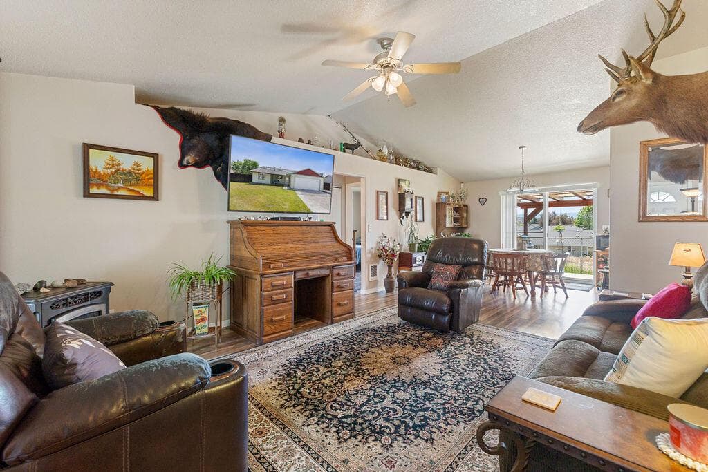 Photo of 2486 NE Bobbi Place 14 of 23
