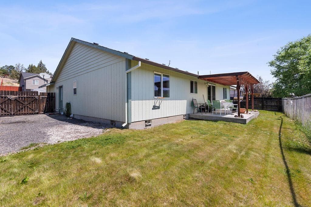 Photo of 2486 NE Bobbi Place 22 of 23