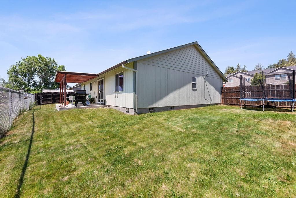 Photo of 2486 NE Bobbi Place 21 of 23