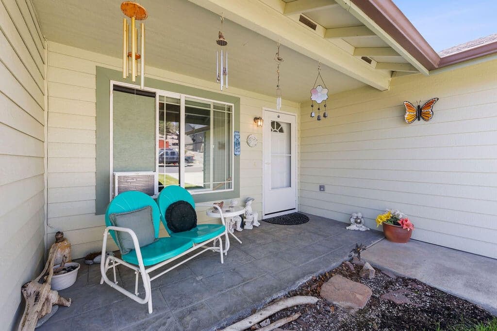 Photo of 2486 Bobbi 5 of 23