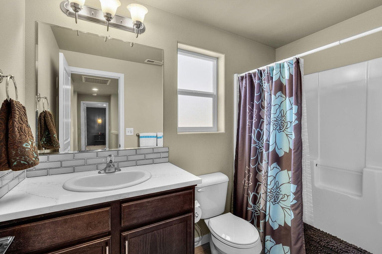 Photo of 802 NW Green Forest Circle 16 of 24