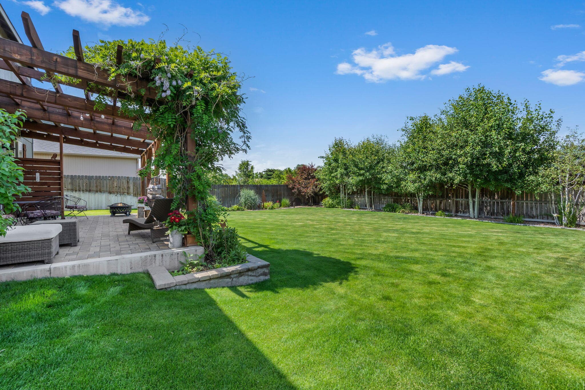 Photo of 802 NW Green Forest Circle 22 of 24