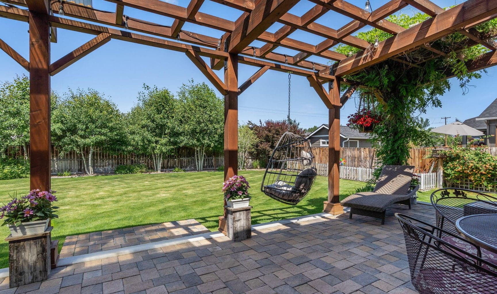 Photo of 802 NW Green Forest Circle 21 of 24