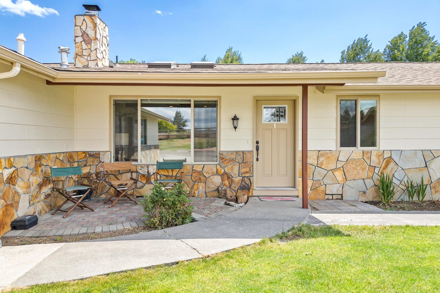 Photo of 21697 Old Red Road 6 of 50