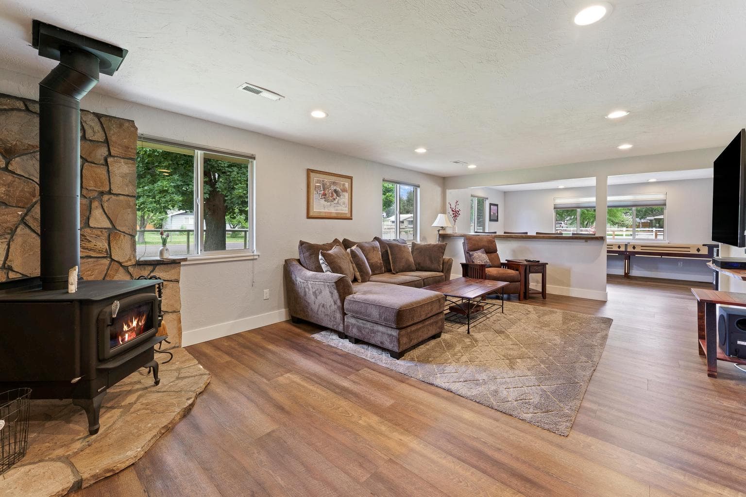 Photo of 21697 Old Red Road 21 of 50