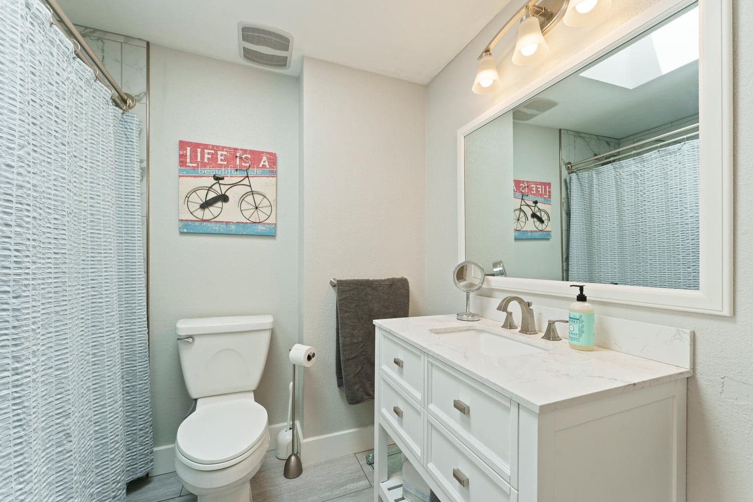 Updated powder bath with full shower/tub combo