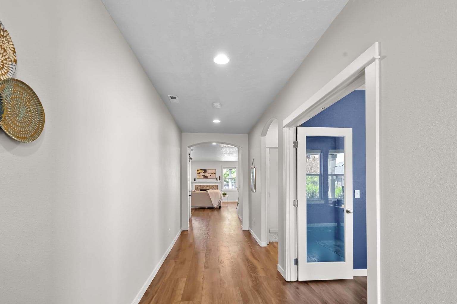 Photo of 2535 Hemlock 4 of 34