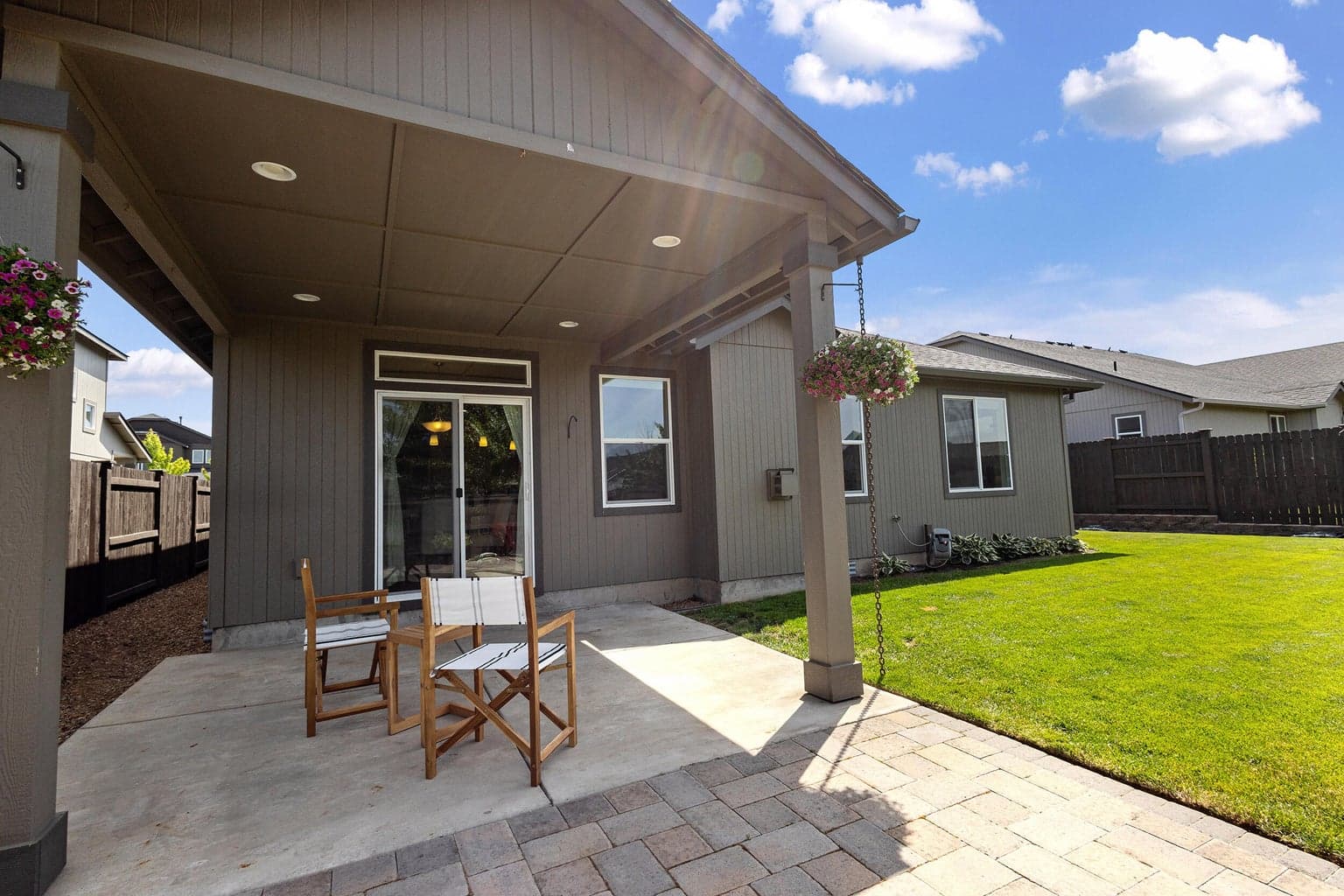 Photo of 2535 NW Hemlock Way 24 of 34