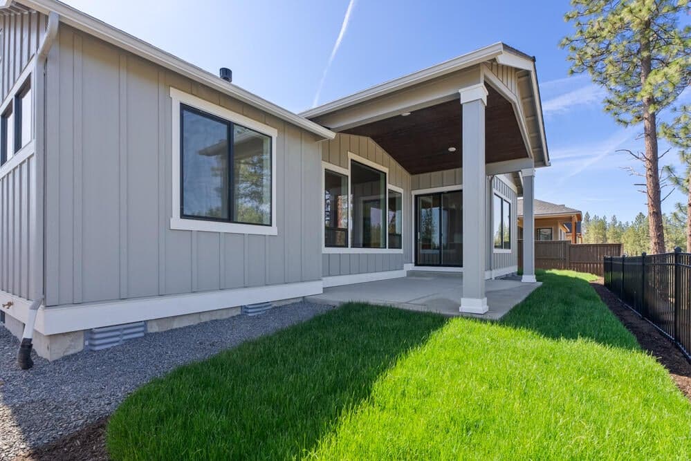 Photo of 1397 NW Ochoa Drive 8 of 13