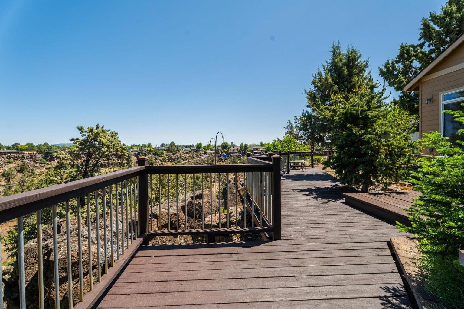 Photo of 1736 NW Rimrock Court 34 of 53