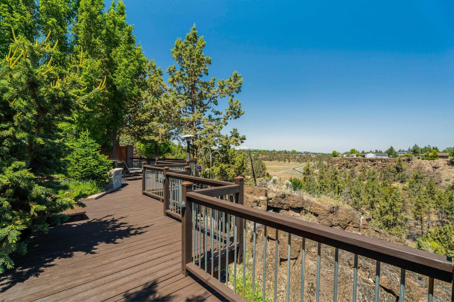 Photo of 1736 NW Rimrock Court 37 of 53