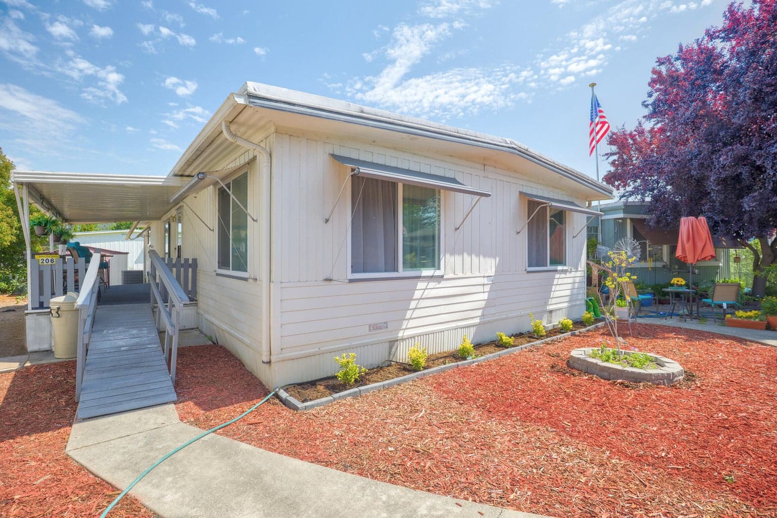 Photo of 206 Kingsbury 2 of 27