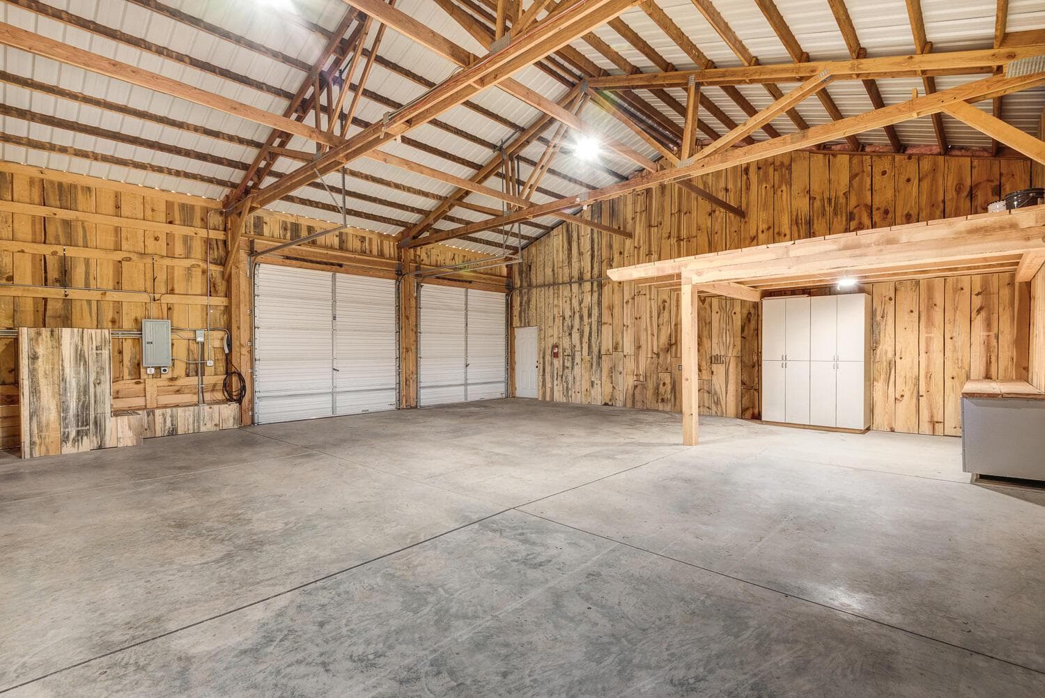 Photo of 9988 NE Cody Ridge Road 11 of 49