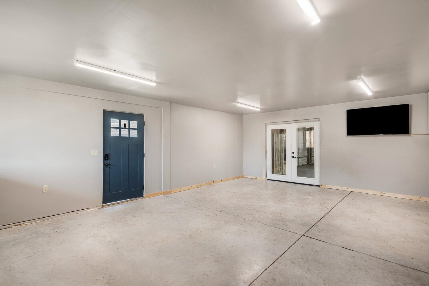 Photo of 9988 NE Cody Ridge Road 12 of 49