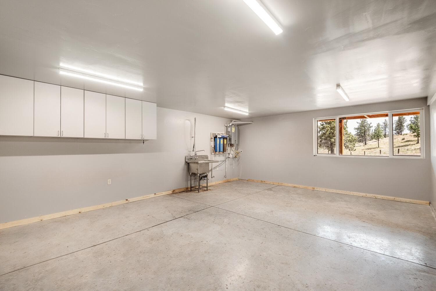 Photo of 9988 NE Cody Ridge Road 13 of 49