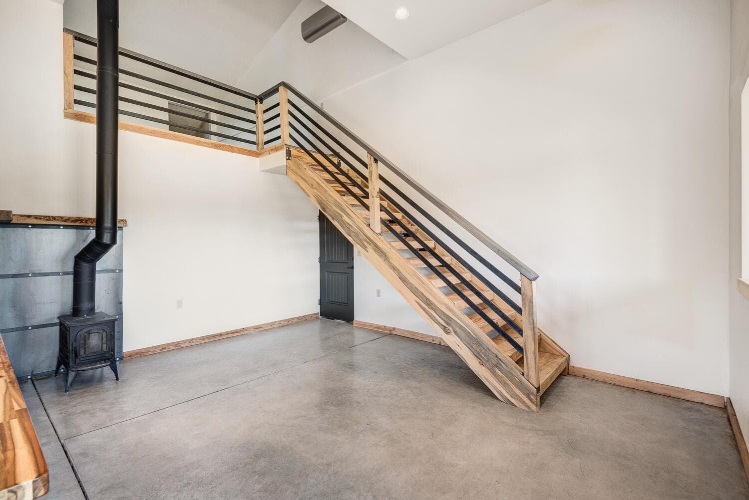 Photo of 9988 NE Cody Ridge Road 14 of 49
