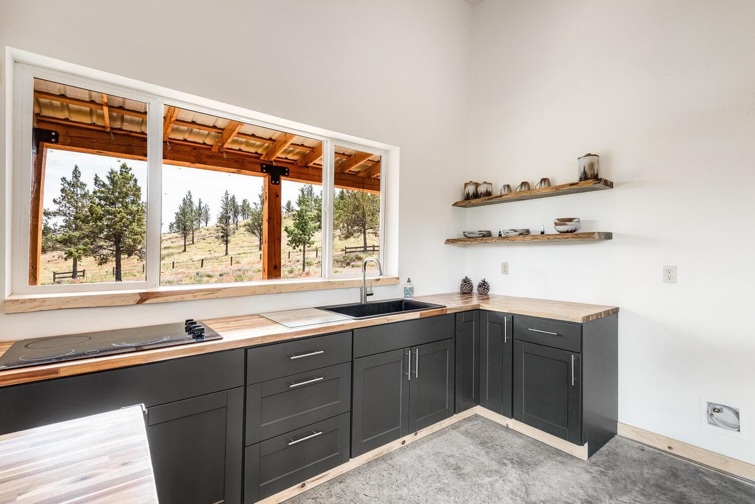 Photo of 9988 NE Cody Ridge Road 18 of 49