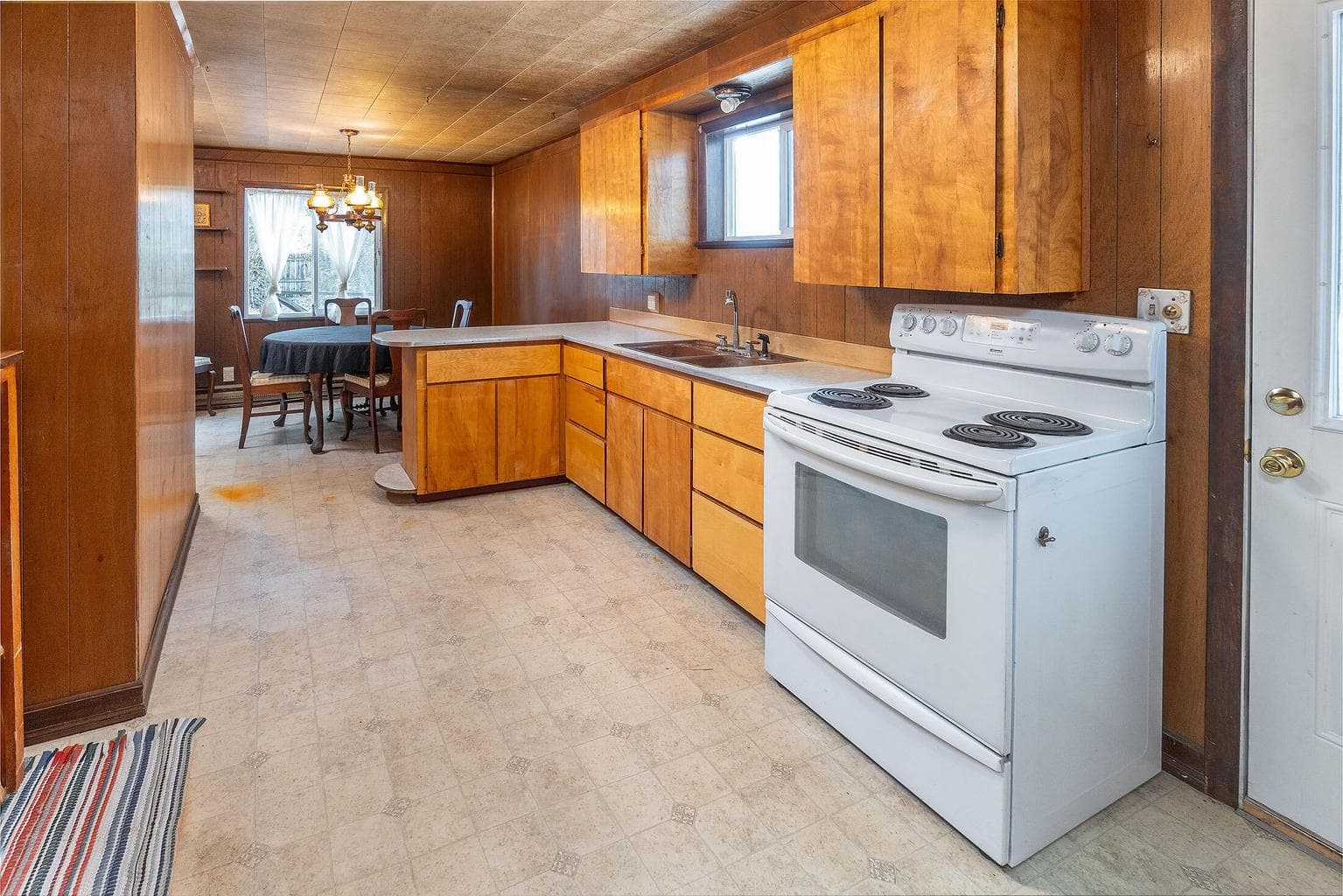 Photo of 895 SE Lynn Boulevard 7 of 19