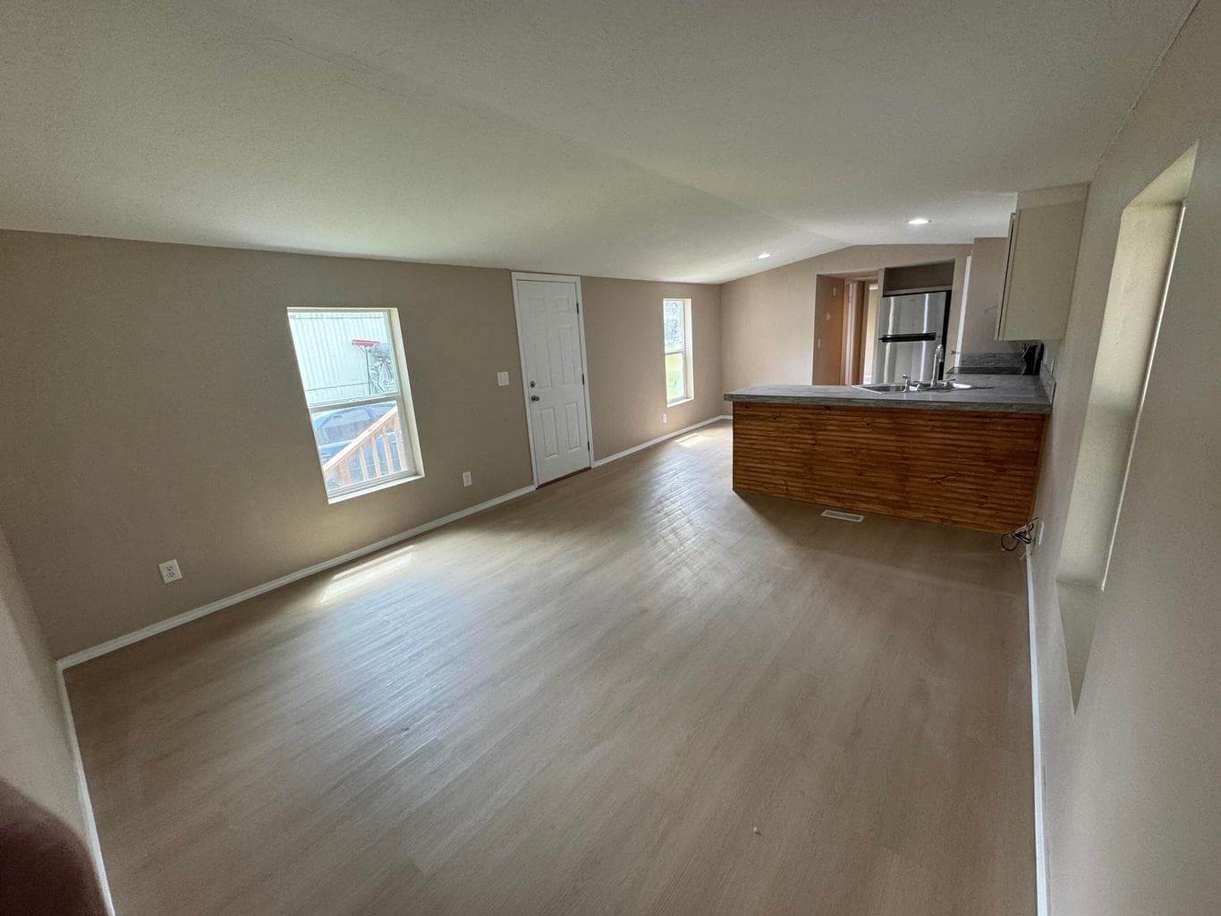 Photo of 528 NW 17th Street 6 of 19