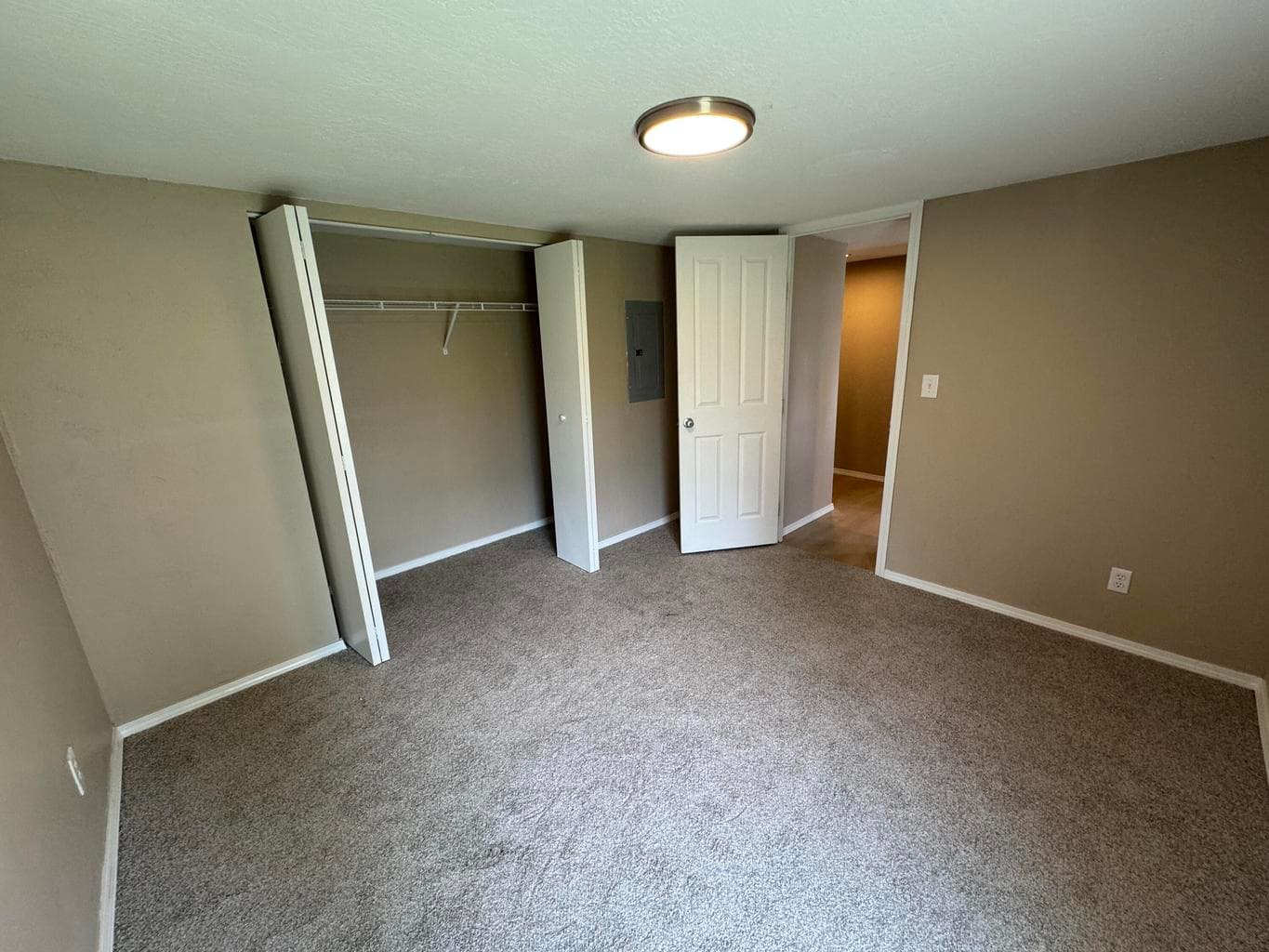 Photo of 528 NW 17th Street 11 of 19