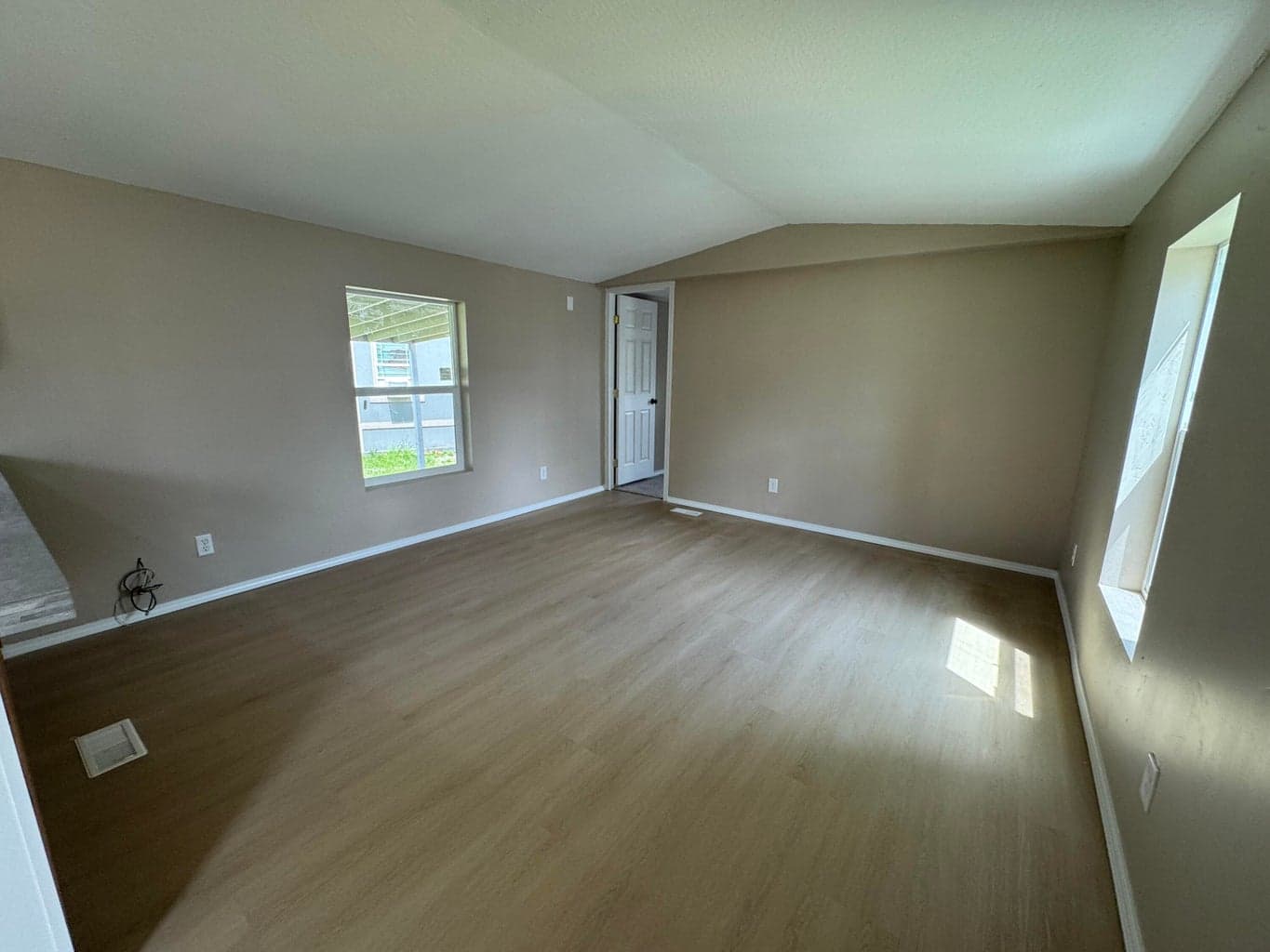 Photo of 528 NW 17th Street 7 of 19
