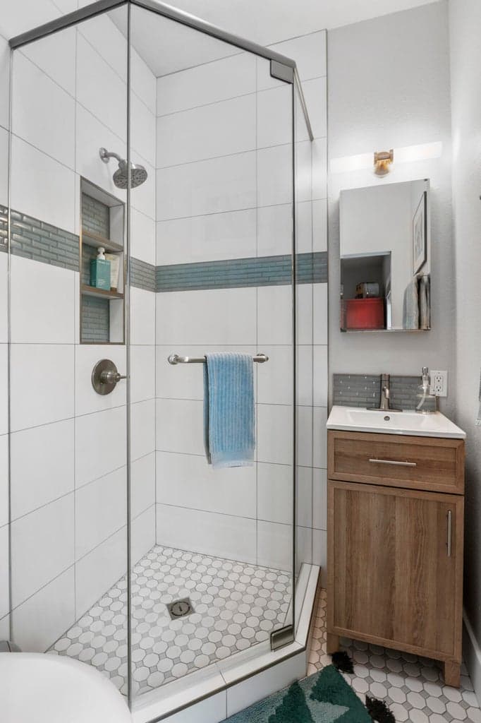 Photo of 521 NW Florida Avenue 14 of 46